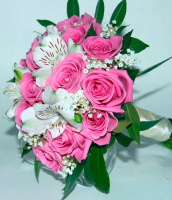 Букет_Свадебный букет невесты из розовых роз и альстромерий