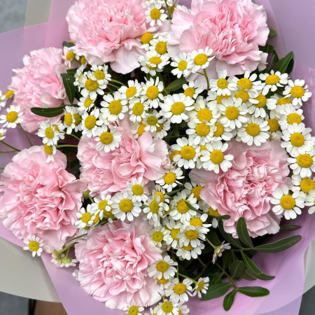 Букет_Букет из розовой гвоздики и ромашек